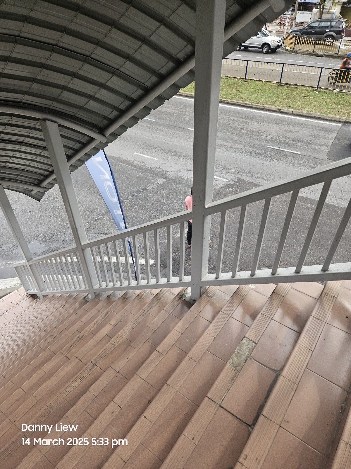 Image from: Opinion: Gamble with Lives - Why do Malaysians Don't Use Overhead Bridge?