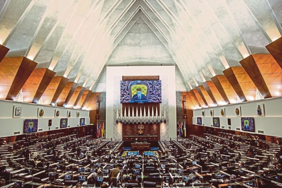 Image from: Kenapa Pakatan Harapan menyorak kemenangan atas RUU Anti Lompat Parti?