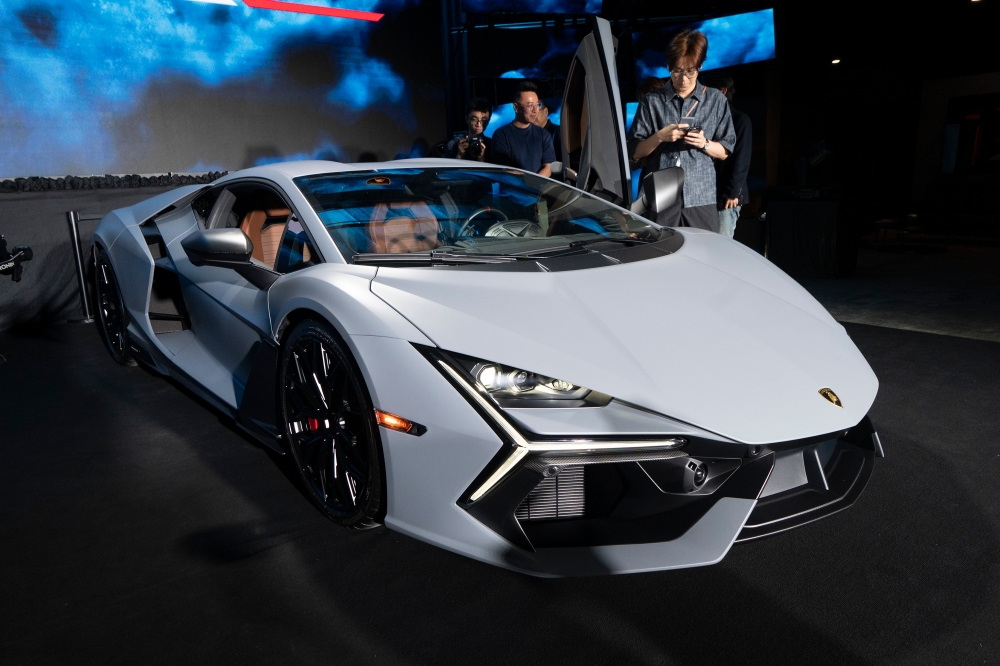 Image from: Lamborghini's Electrifying Revolution: The Revuelto Super Sports Hybrid