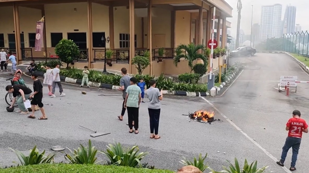 Image from: When will 'injured' Palestinians balik kampung?