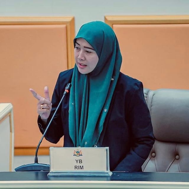 Image from: #EiTahuTak | Wait, KJ was a TV host BEFORE joining politics?! 4 Malaysian celebrities who won elections to become MPs/ADUNs