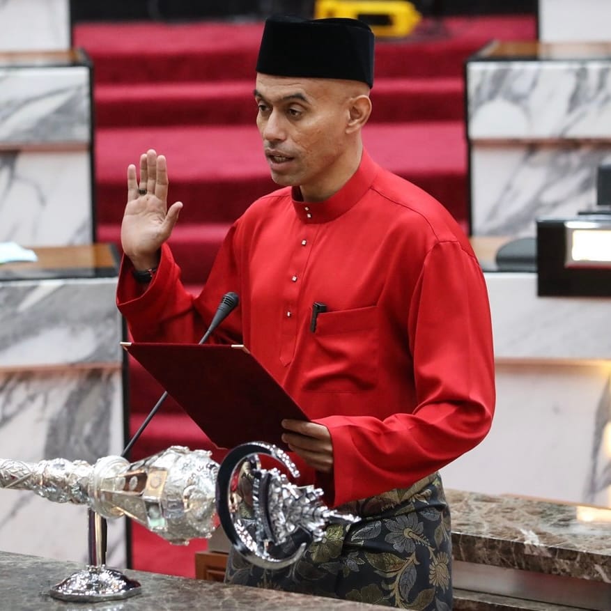 Image from: #EiTahuTak | Wait, KJ was a TV host BEFORE joining politics?! 4 Malaysian celebrities who won elections to become MPs/ADUNs