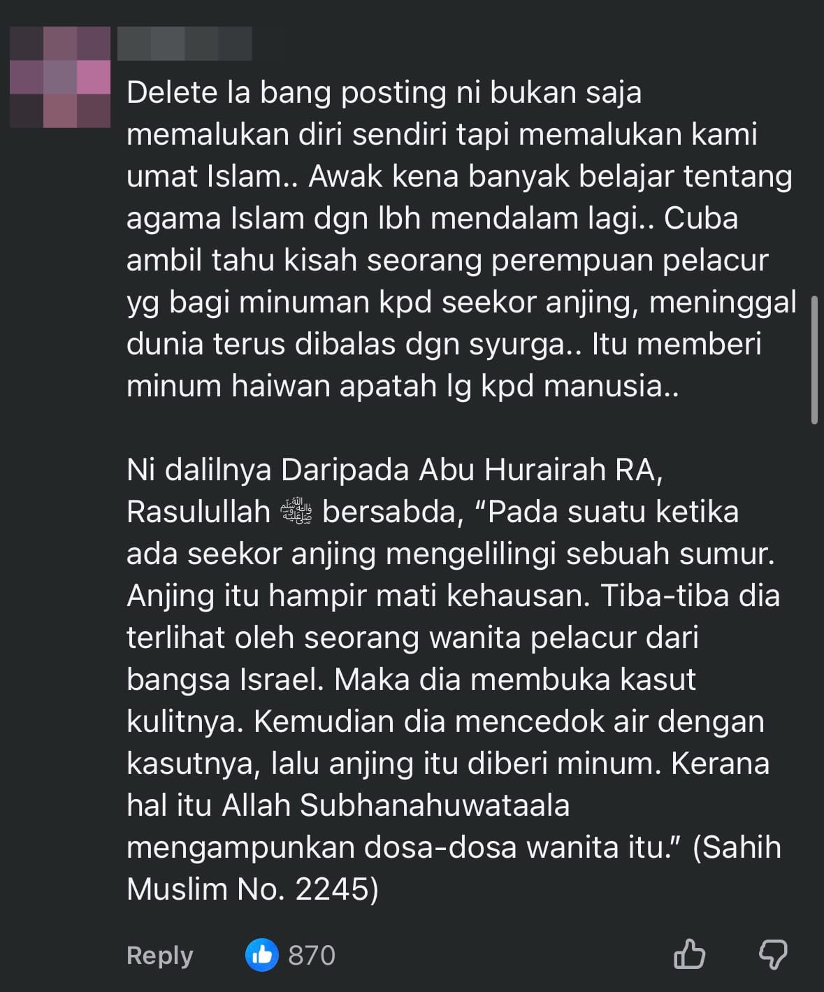 Image from: Malaysian Man Slams Foreign Worker for Filling Water Bottles at Shah Alam Mosque, Netizens Rally Against Him Instead