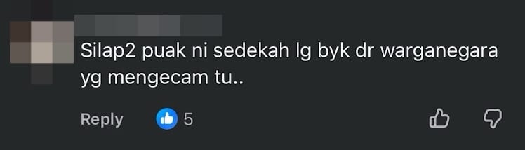 Image from: Malaysian Man Slams Foreign Worker for Filling Water Bottles at Shah Alam Mosque, Netizens Rally Against Him Instead