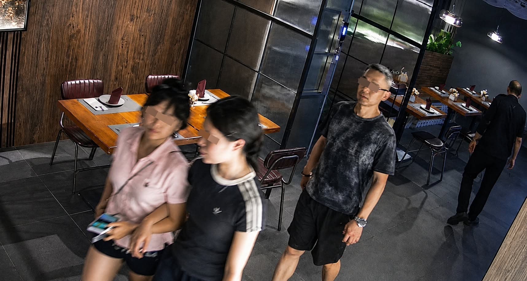 Image from: JB Eatery Seeking Patrons Who Left without Settling RM1,095.95 Bill, M'sians Believe They've Fled Back to China