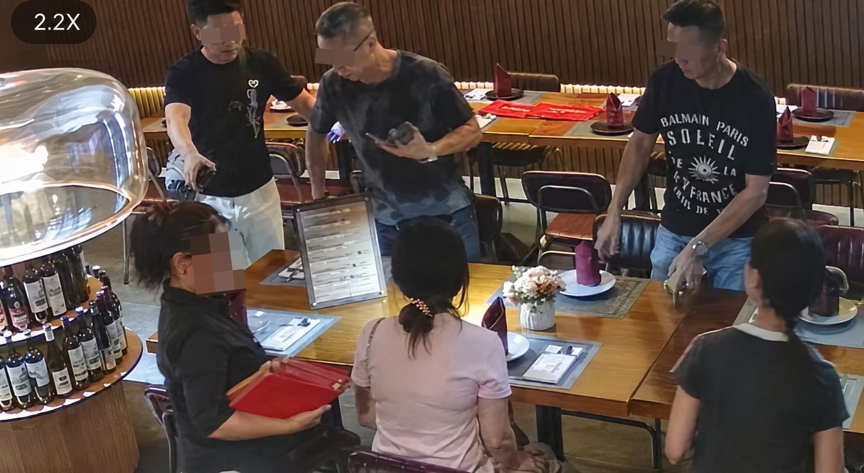 Image from: JB Eatery Seeking Patrons Who Left without Settling RM1,095.95 Bill, M'sians Believe They've Fled Back to China