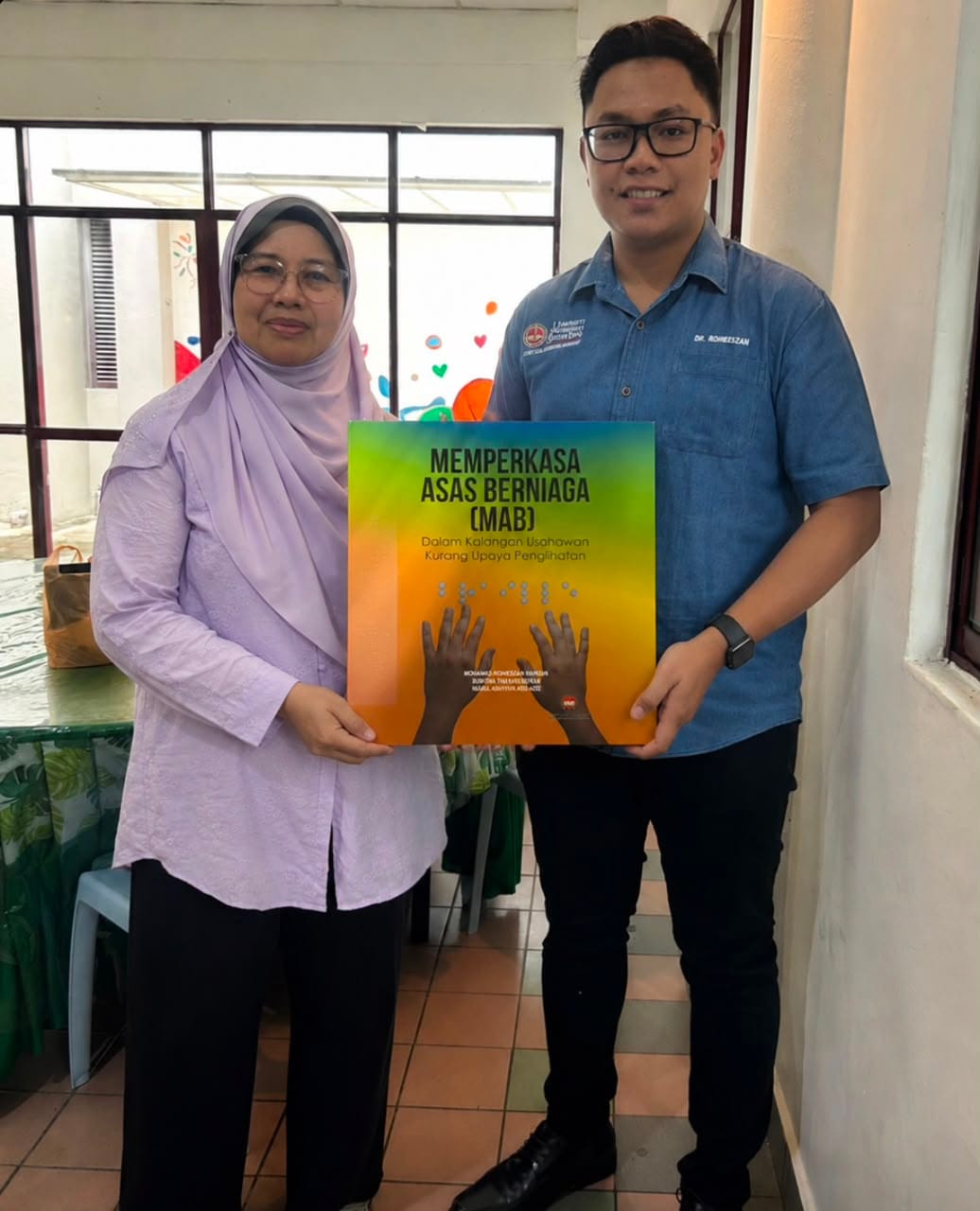 Image from: UPSI terbit buku keusahawanan Braille pertama Malaysia, perkasa usahawan orang buta