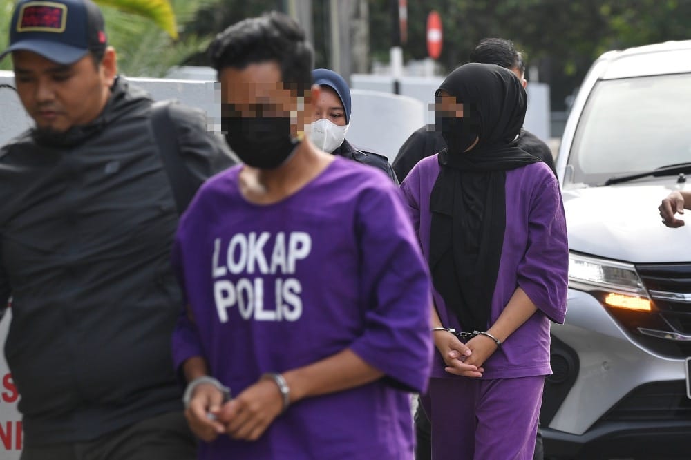 Image from: Why Do Some Suspects Wear Orange While Others Purple? Decoding the 8 Lockup & Prison Uniform Colours in Malaysia