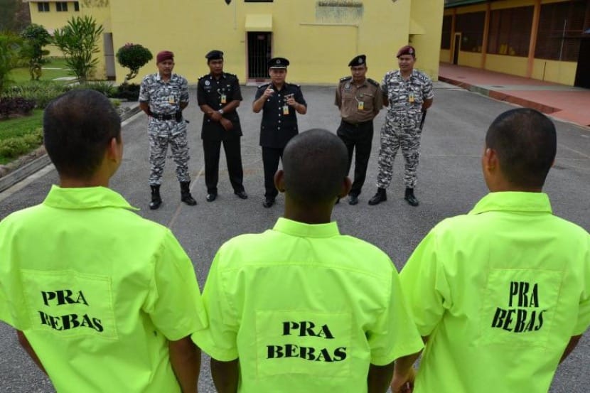 Image from: Why Do Some Suspects Wear Orange While Others Purple? Decoding the 8 Lockup & Prison Uniform Colours in Malaysia