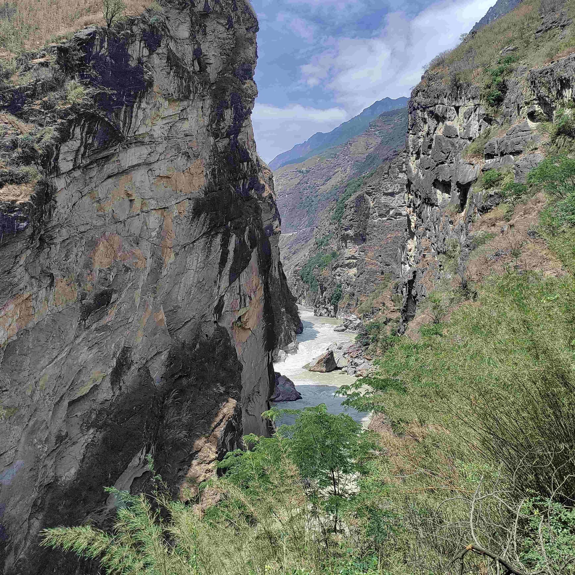 Image from: Hiking the Leaping Tiger.