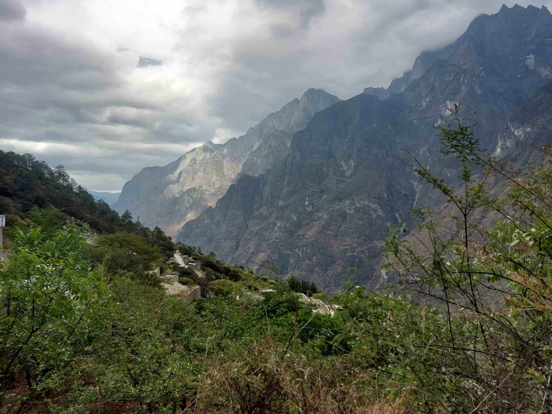 Image from: Hiking the Leaping Tiger.