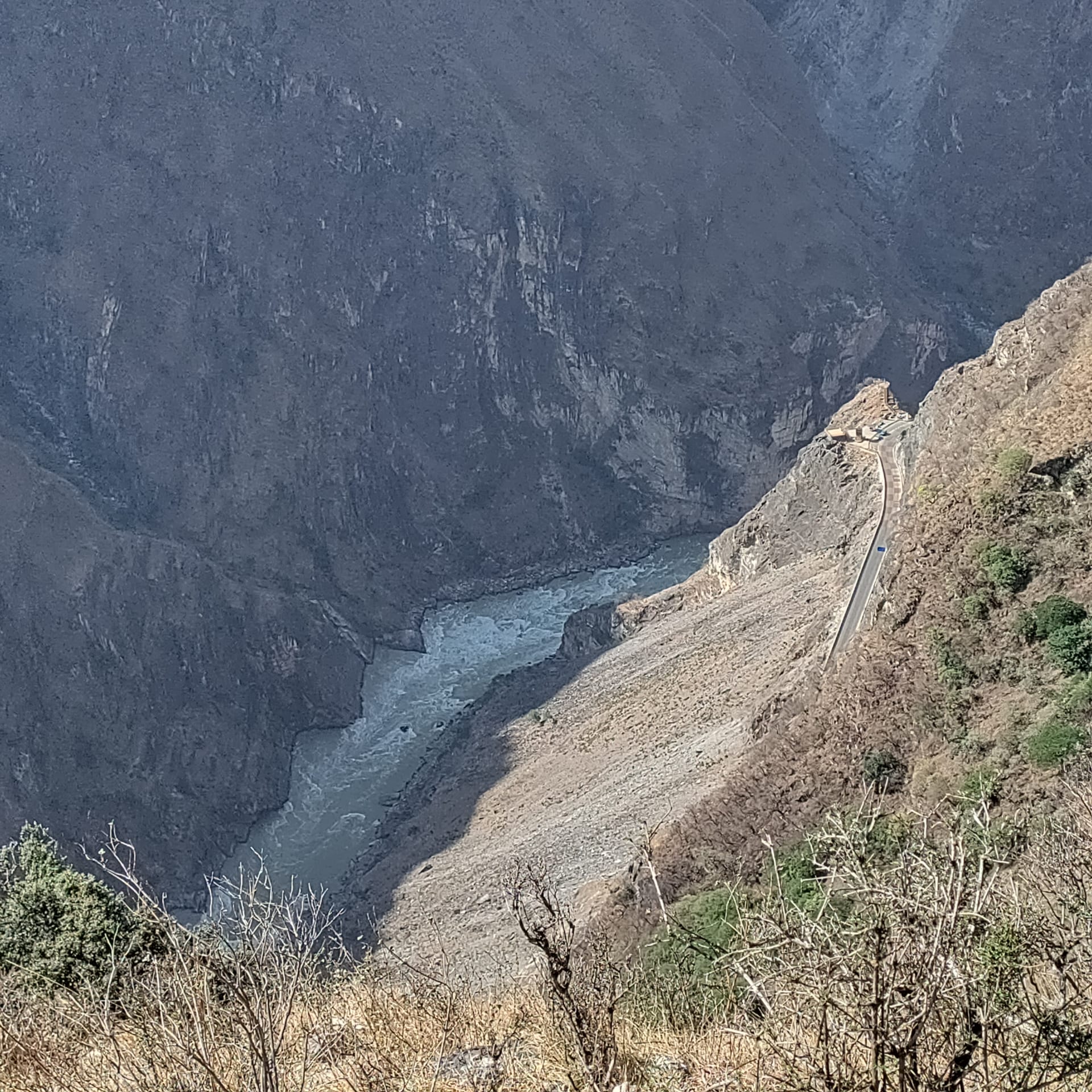 Image from: Hiking the Leaping Tiger.