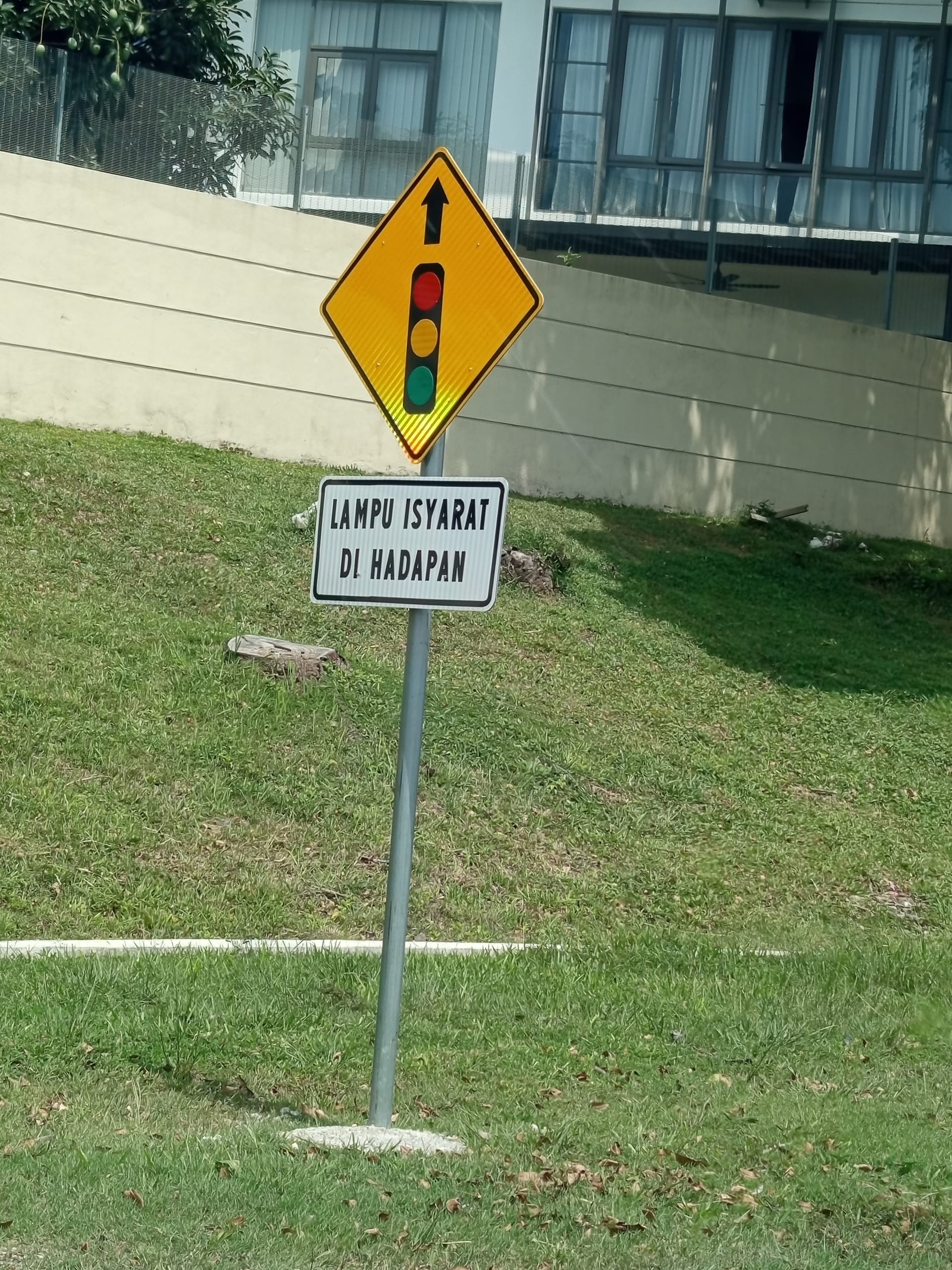 Image from: Kadang-kadang Tuhan dah bagi lampu kuning...tapi kita masih tekan minyak