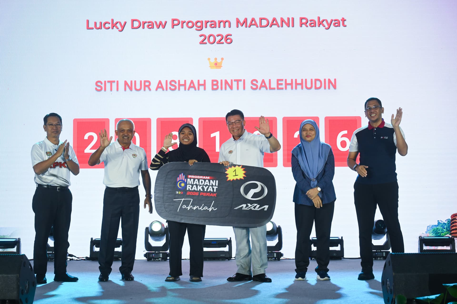 Image from: Lebih 313,872 Pengunjung Membanjiri PMR Perak, Jualan Hampir RM1 Juta