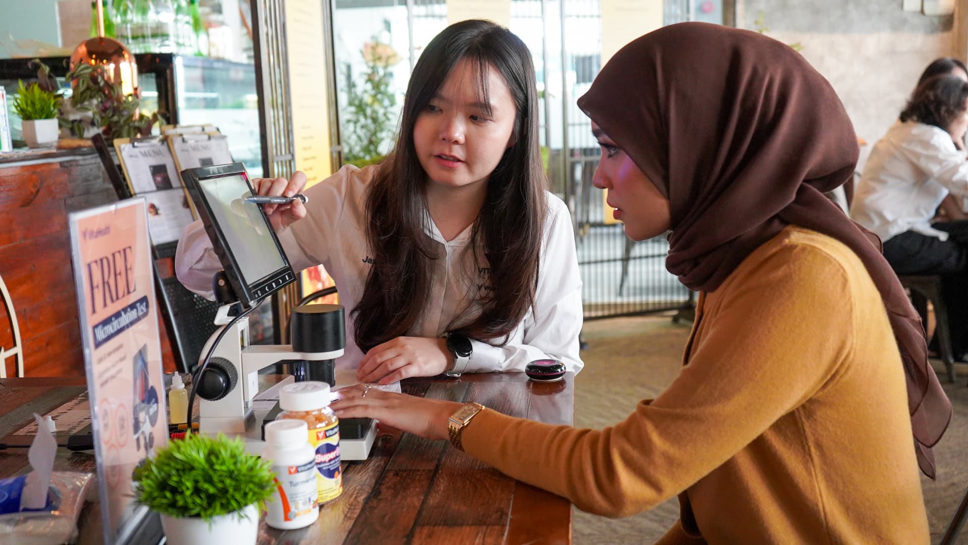 Image from: VitaHealth Crowned Malaysia’s Leader in Turmeric Wellness by Malaysia Book of Records