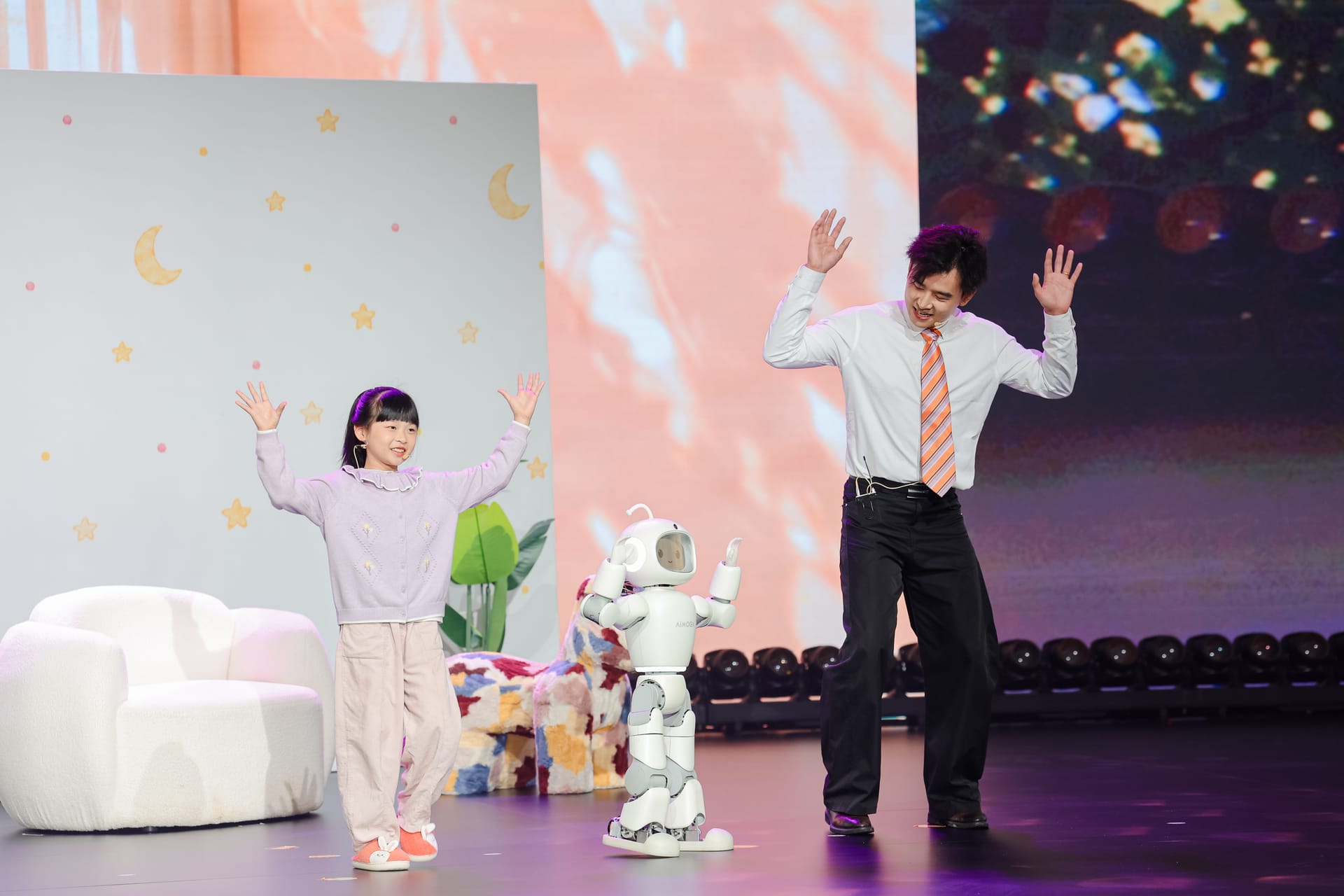 Image from: 墨宝全球首发并开启预订 墨甲发布机器人产业化新路径