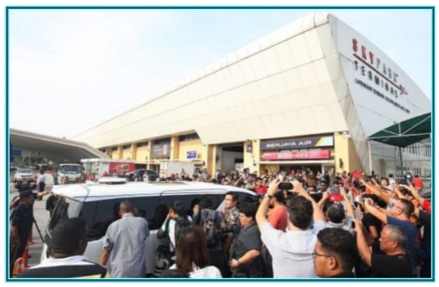 Image from: OPINION | 1MDB Rewind! Did Najib “Stay Back” To Prove Innocence – Or Was He “Barred” From Leaving Country..?!! 
