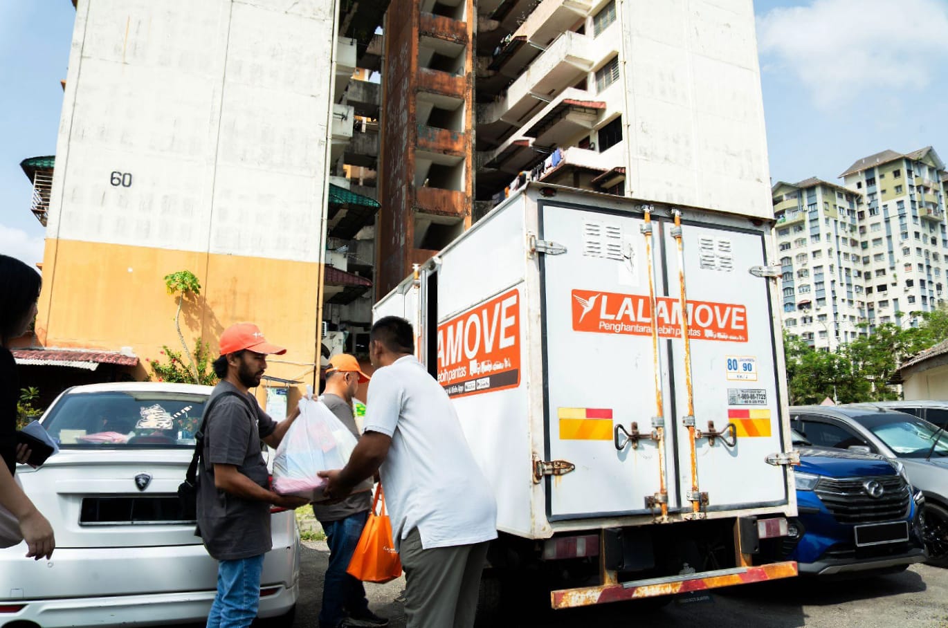 Image from: Lalamove Launches "Moves that Bring You Home" to Deliver Essential Goods to Urban Families in Need