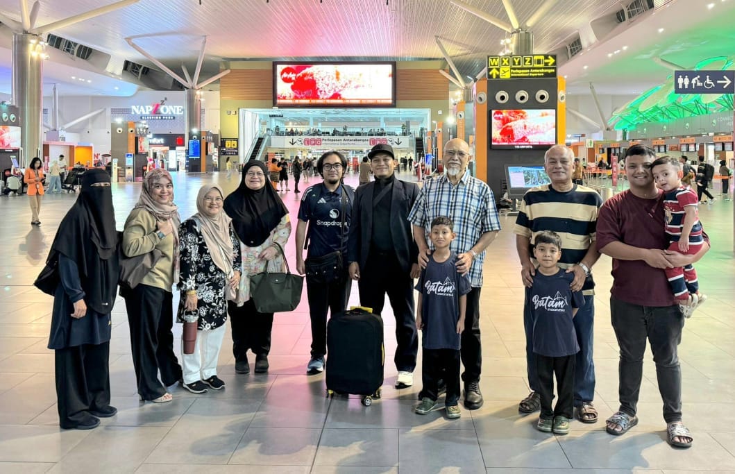 Image from: By travelling Fariz & Taufiq become rich with precious memories, which will be worth more than the material possessions