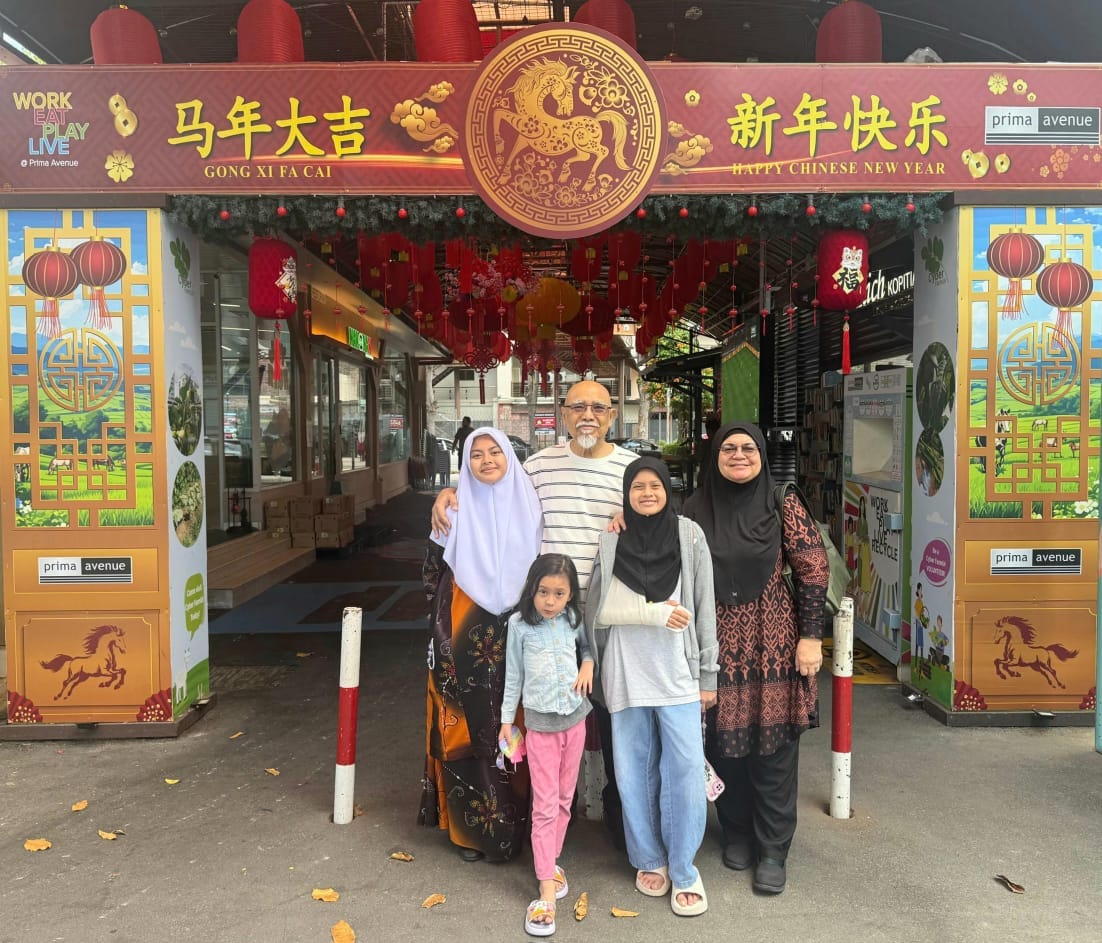 Image from: #CNY2026 | The practice of gifting during CNY is an ancient tradition of well-wishes for luck, prosperity and good health