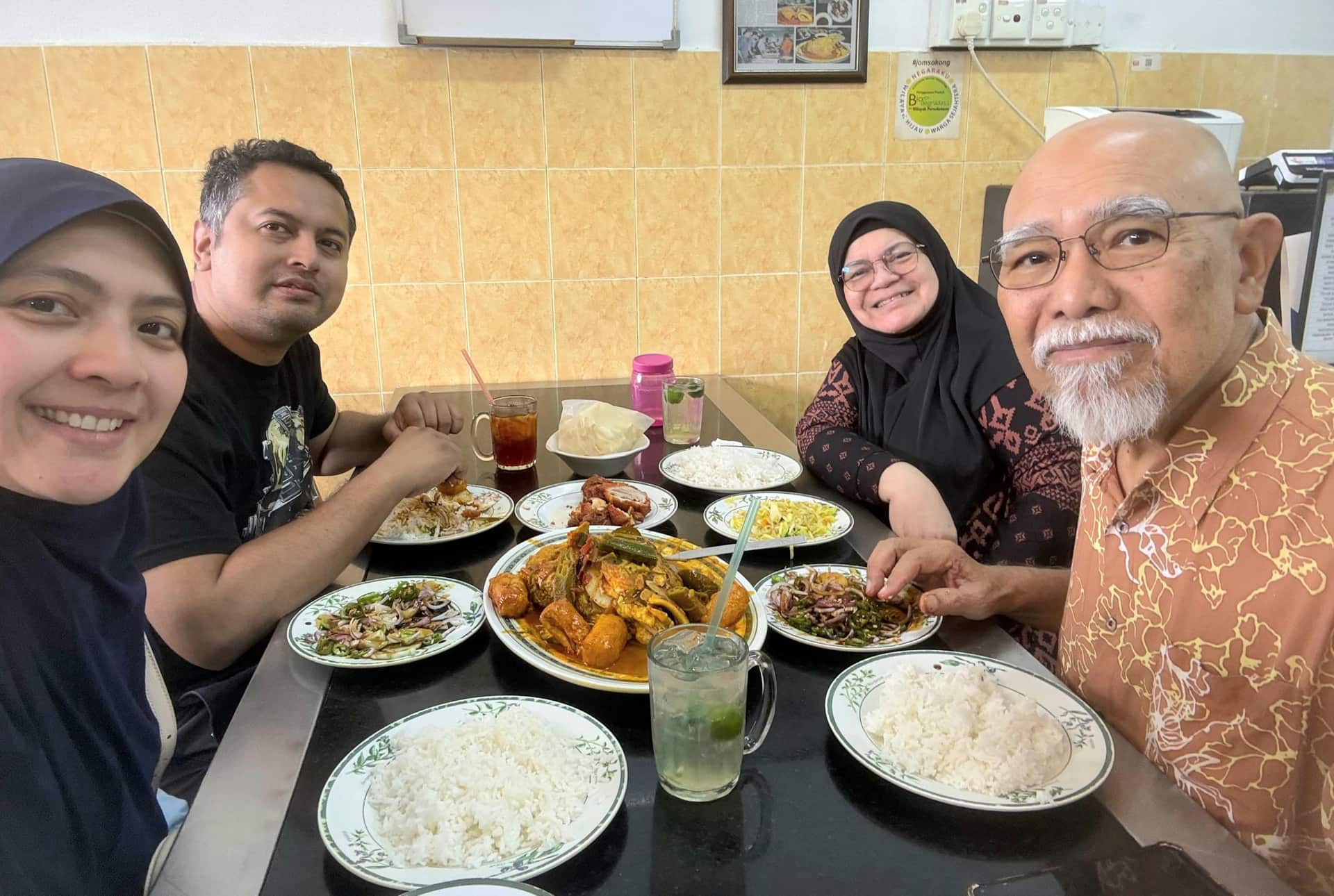 Image from: Curry fish head is a healthy dish due to its high nutritional value of rich source of protein and calcium   