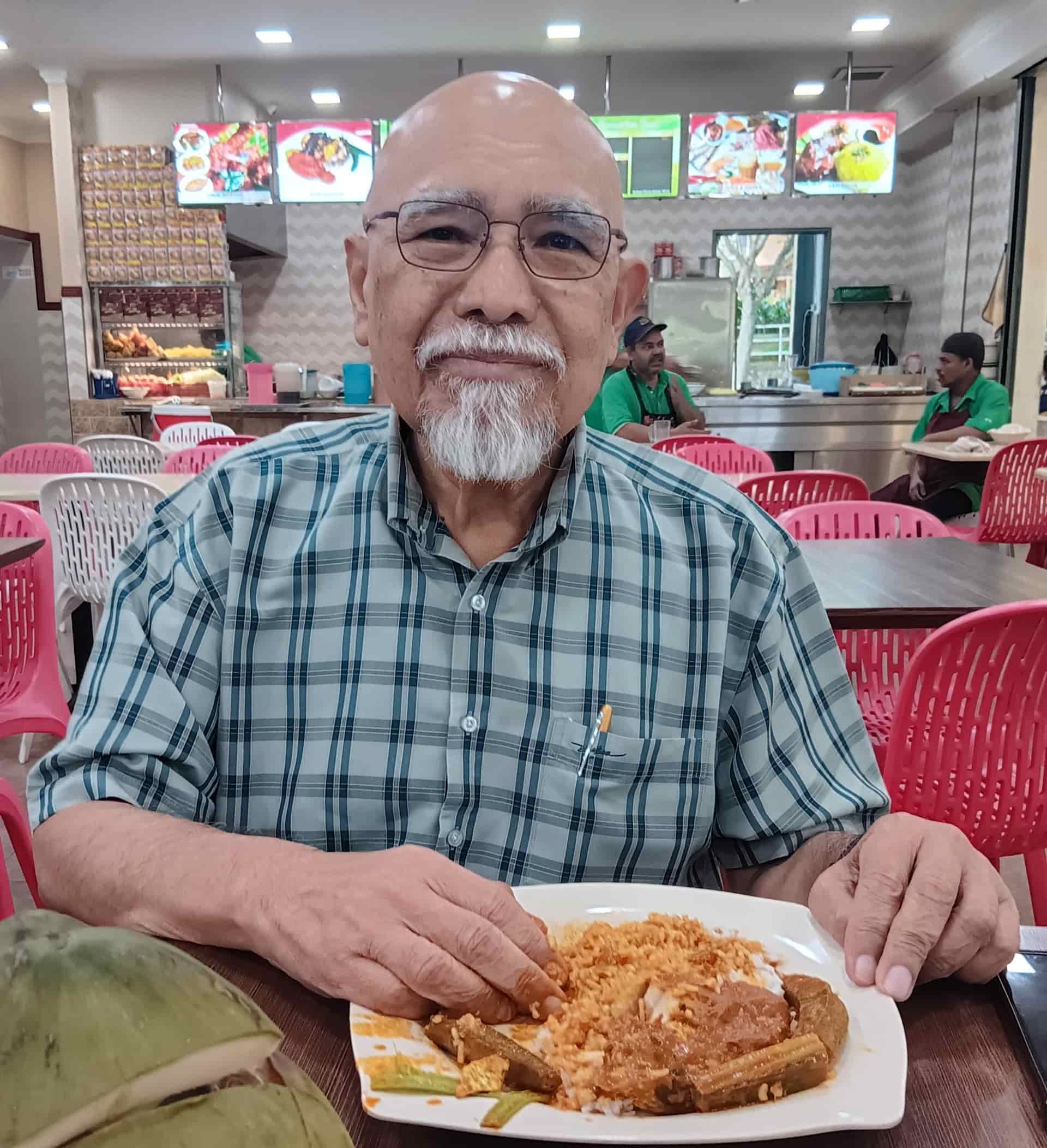 Image from: Restoran Kari Kepala Ikan Kampung Pandan, a long standing KL culinary institution has an outlet in Putrajaya