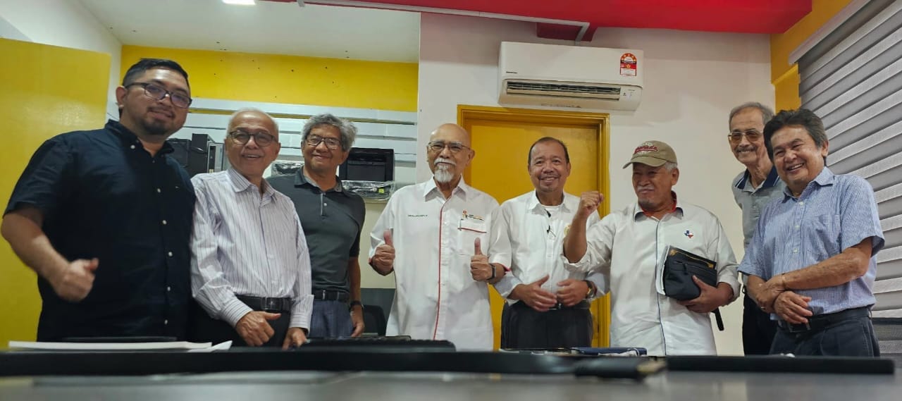 Image from: A walk in memory with the leaders & partners of MyAeroSatu, a leap into the future for aerospace students   