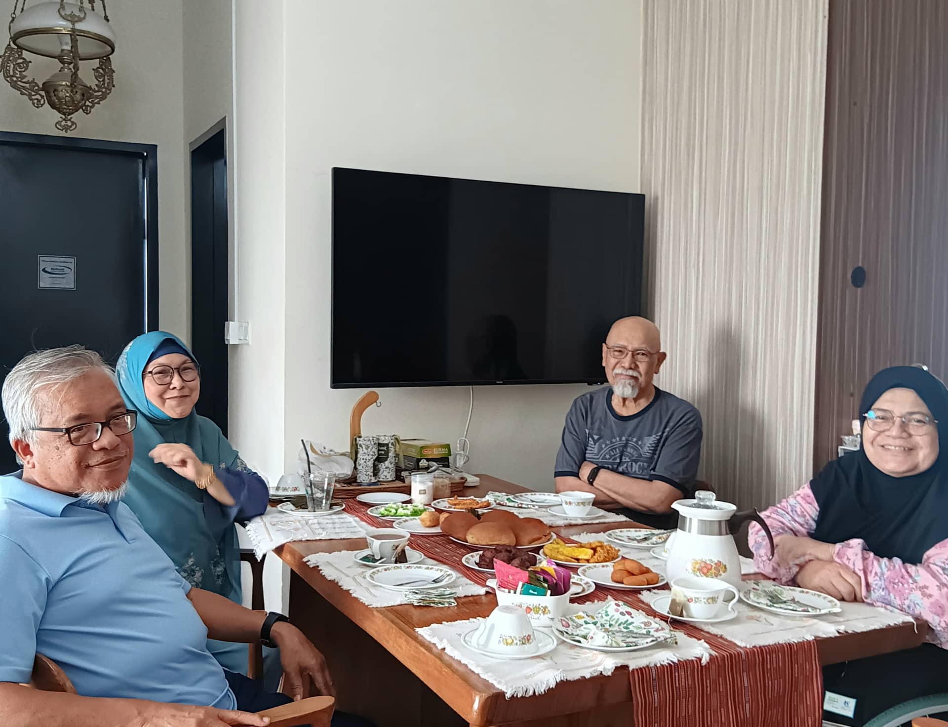 Image from: Malaysia has two main fruit seasons, the primary peak from June to August and a smaller off-season from December to Feb 