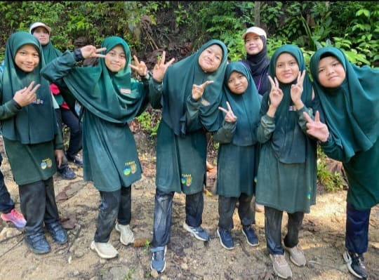 Image from: School cadet symbolizes dedication, discipline and pride as a key way of developing a sense togetherness among students
