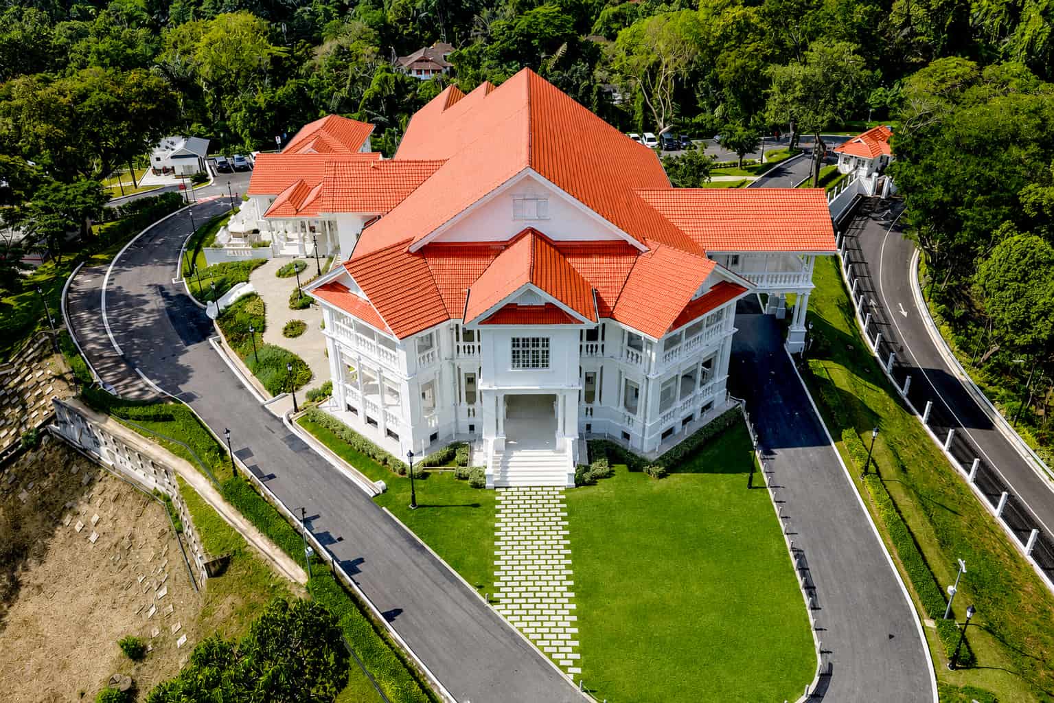 Image from: #EiTahuTak | Did You Know This Colonial Hilltop Estate — a Crazy Rich Asians Film Set — Is Now Yours to Walk Into, Free?