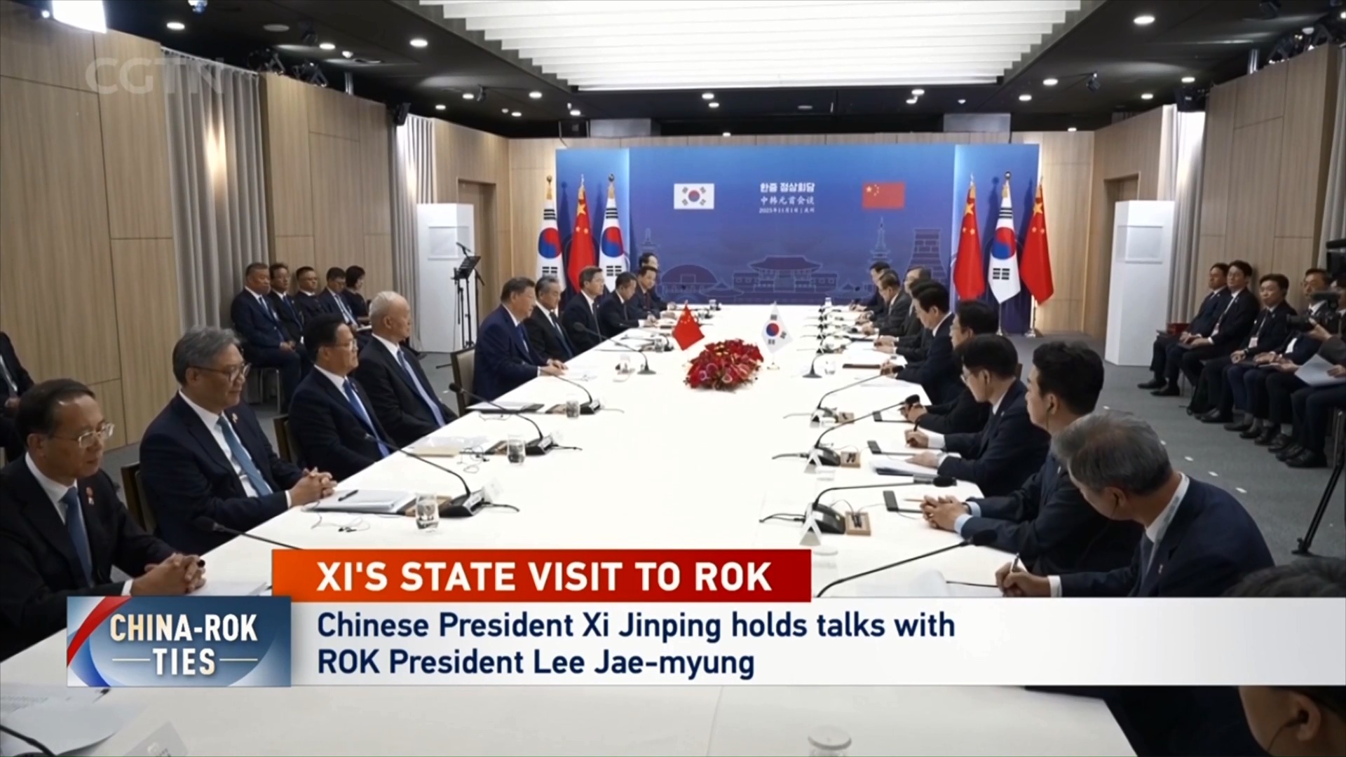 Chinese President Xi Jinping holds talks with ROK President Lee Jae-myung